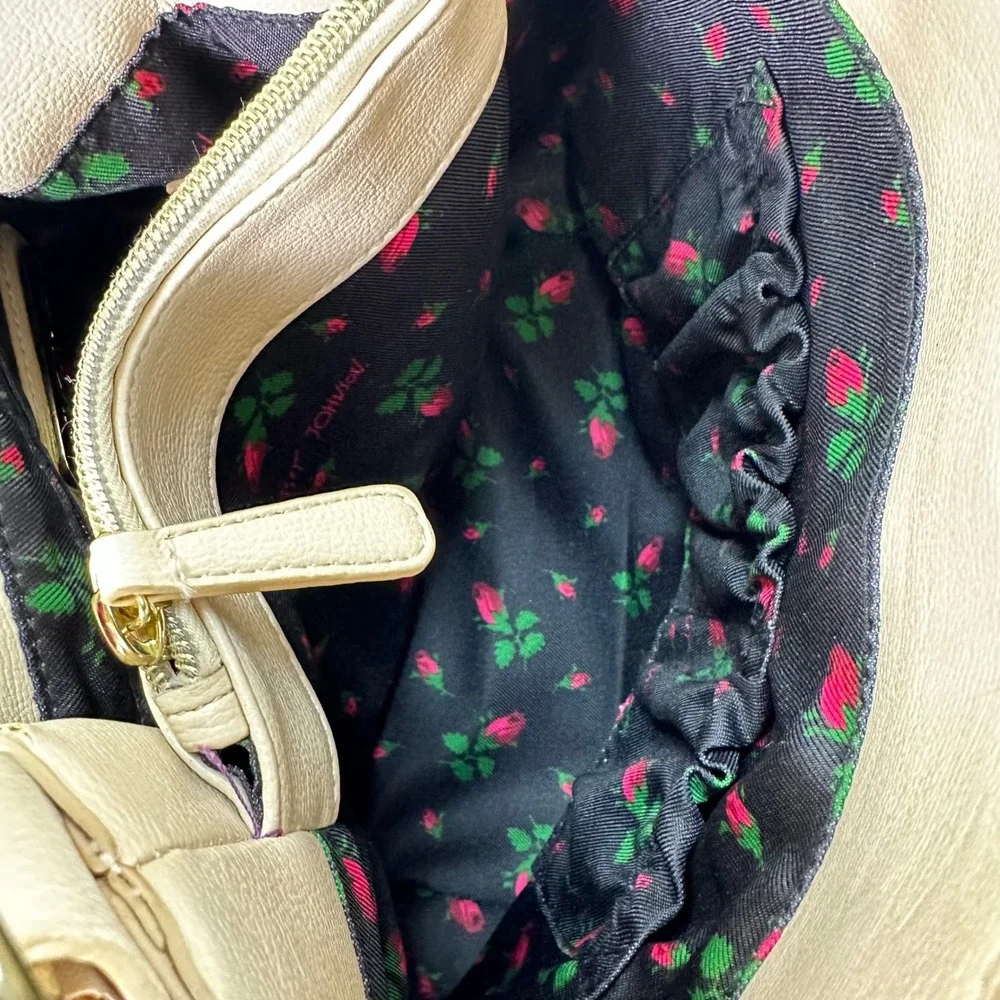 Betsey Johnson betsey johnson